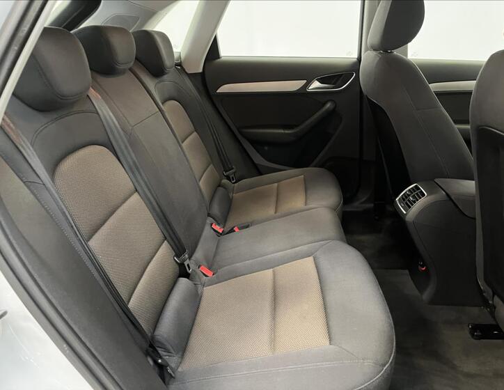 Audi Q3 22