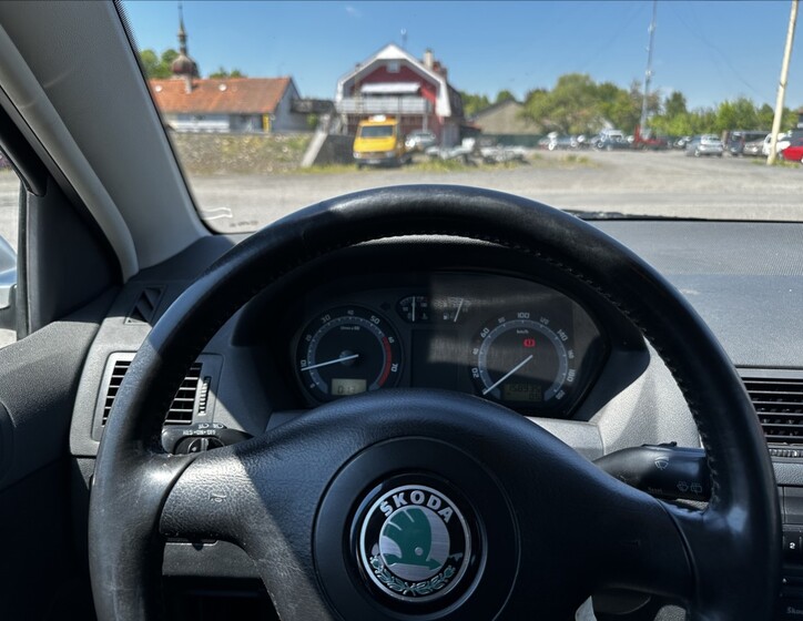 Škoda Fabia 16