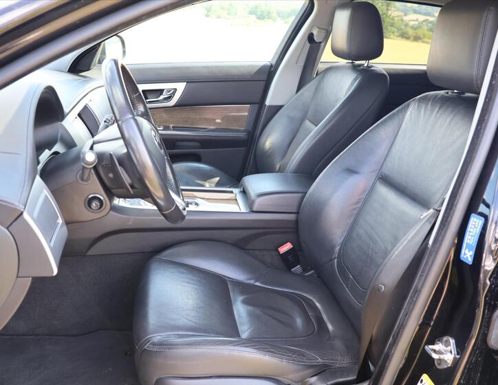 Jaguar XF 12