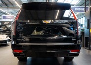 Cadillac Escalade 4