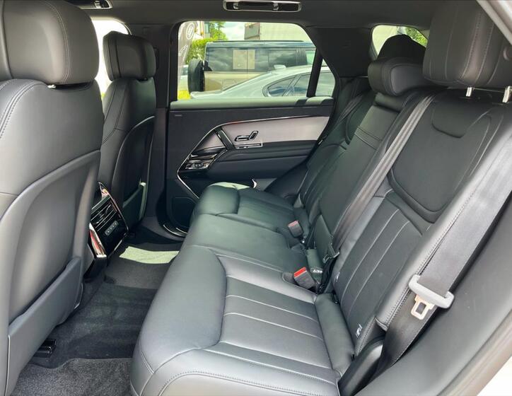 Land Rover Range Rover Sport 11