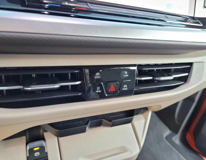Volkswagen Multivan 32