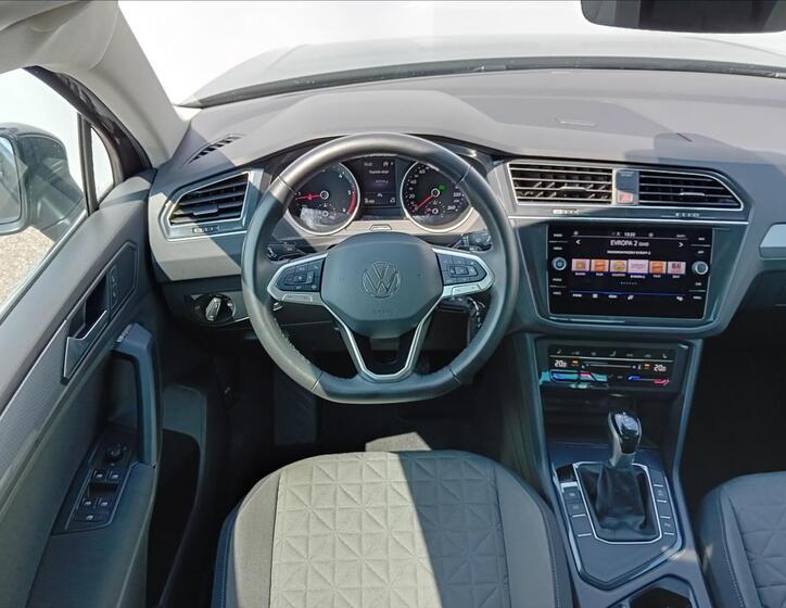 Volkswagen Tiguan 6