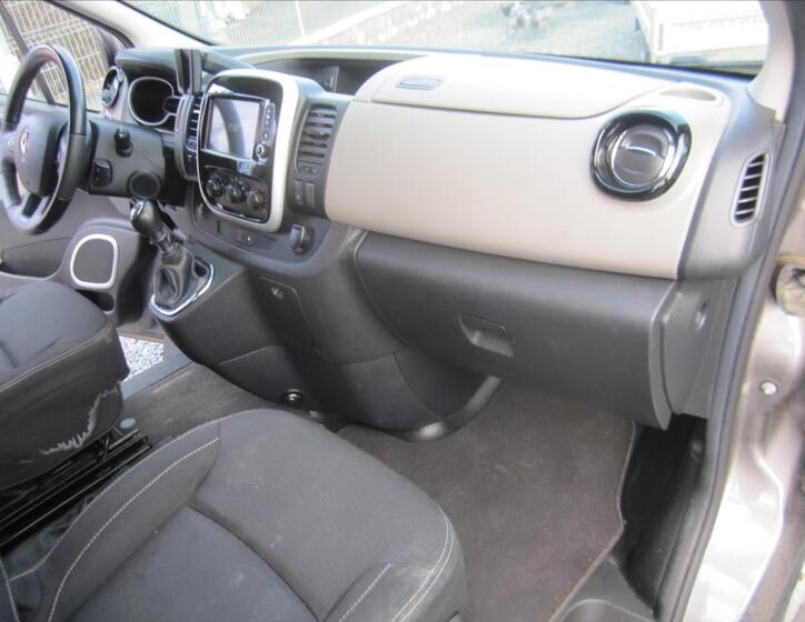 Renault Trafic 16