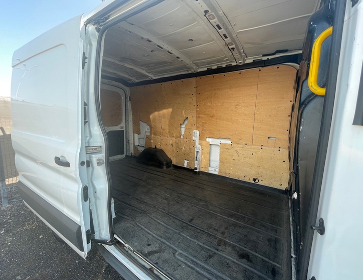 Ford Transit 8