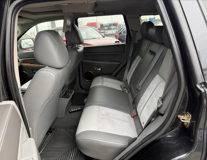 Jeep Grand Cherokee 12