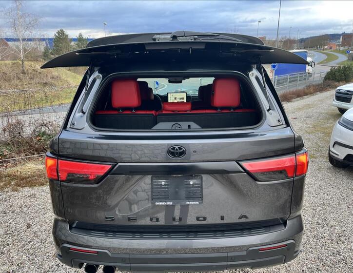 Toyota Sequoia 38