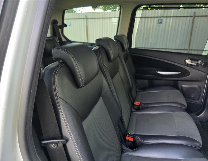 Ford Galaxy 25