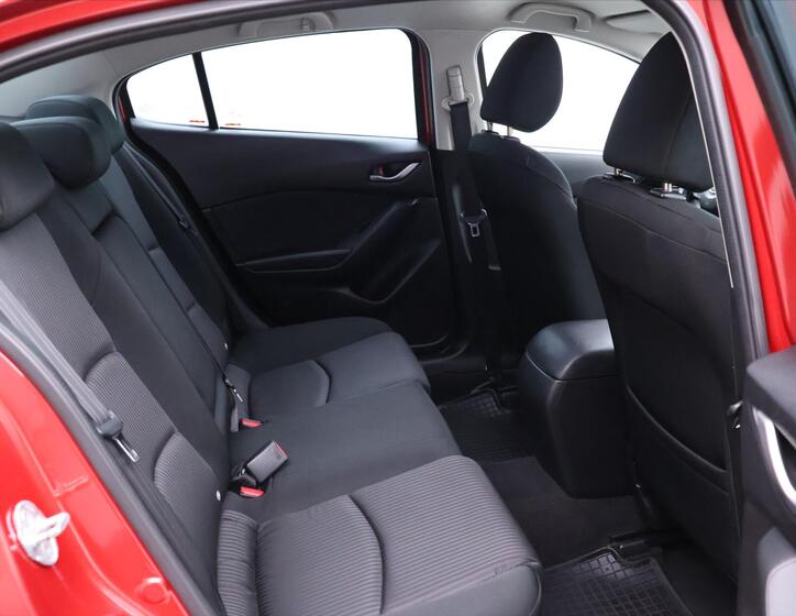 Mazda 3 11
