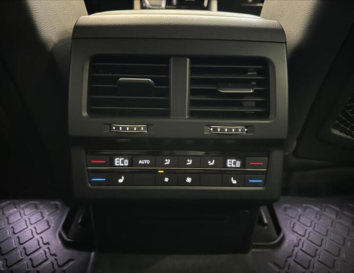 Volkswagen Touareg 25