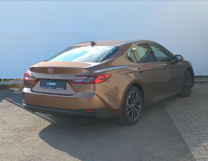 Toyota Camry 3