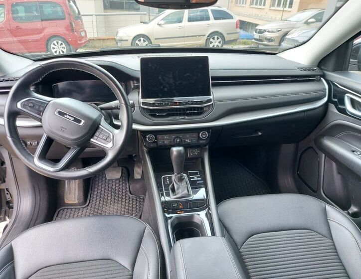 Jeep Compass 8