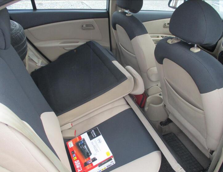 KIA Rio 11