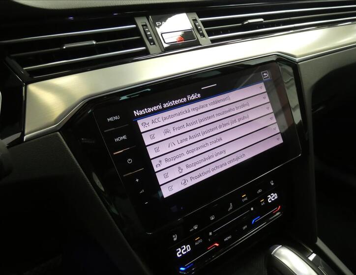 Volkswagen Passat 9