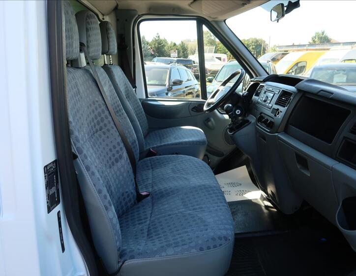 Ford Transit 13