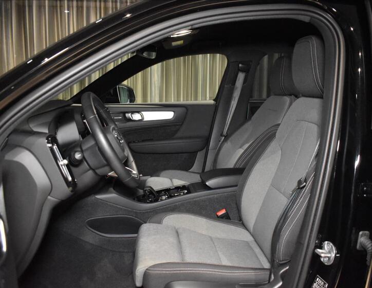 Volvo XC40 8