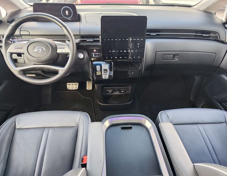 Hyundai Staria 17