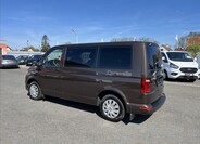 Volkswagen Caravelle 8