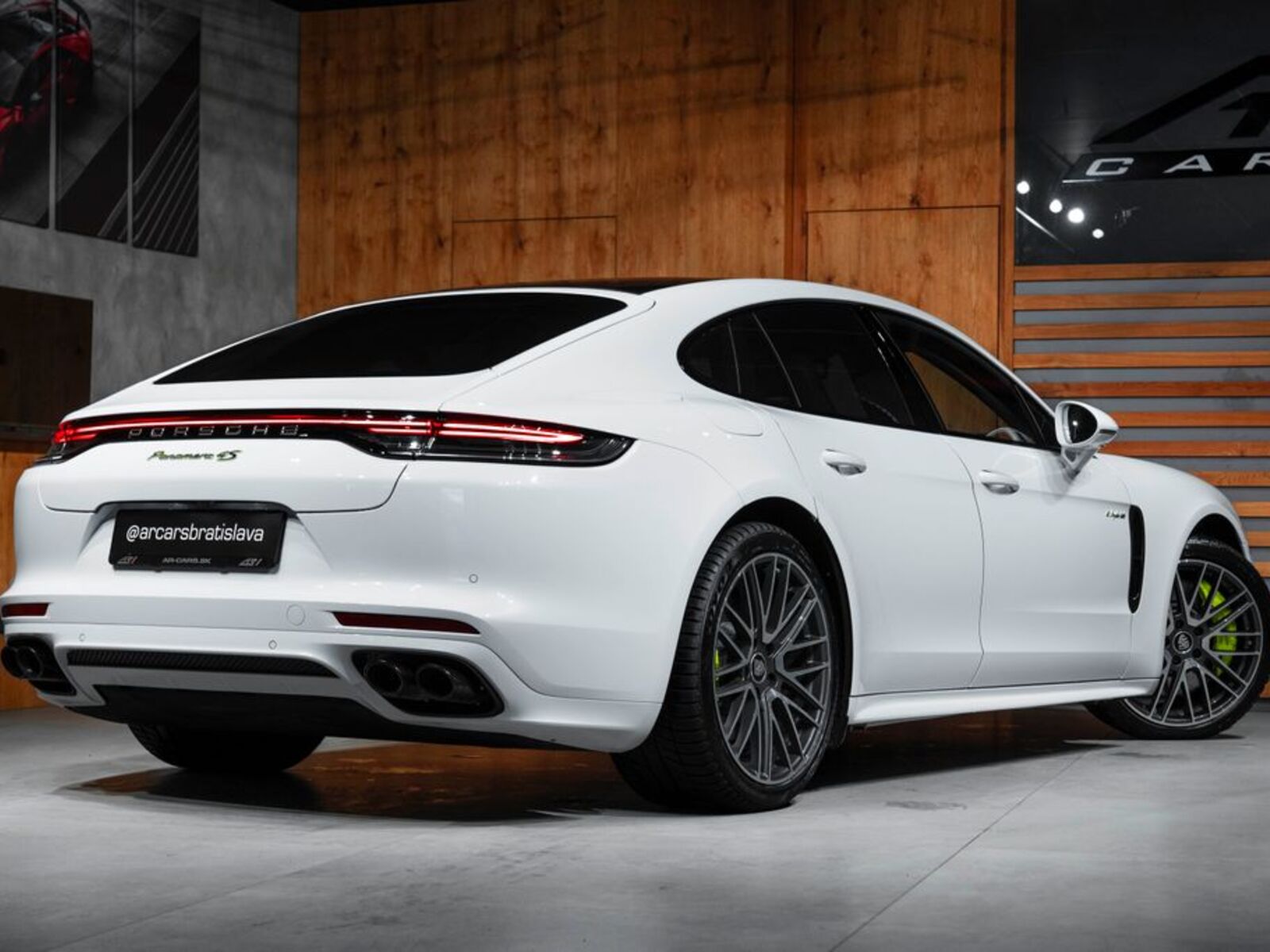 Porsche Panamera 35