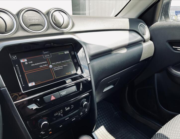 Suzuki Vitara 15