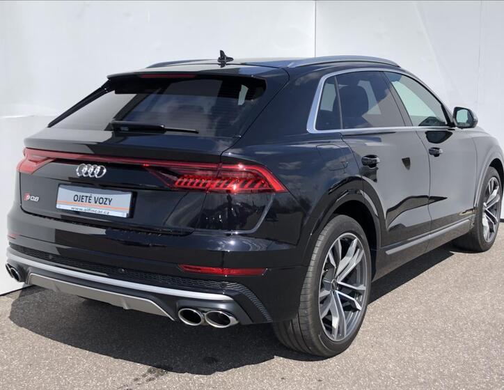 Audi SQ8 2