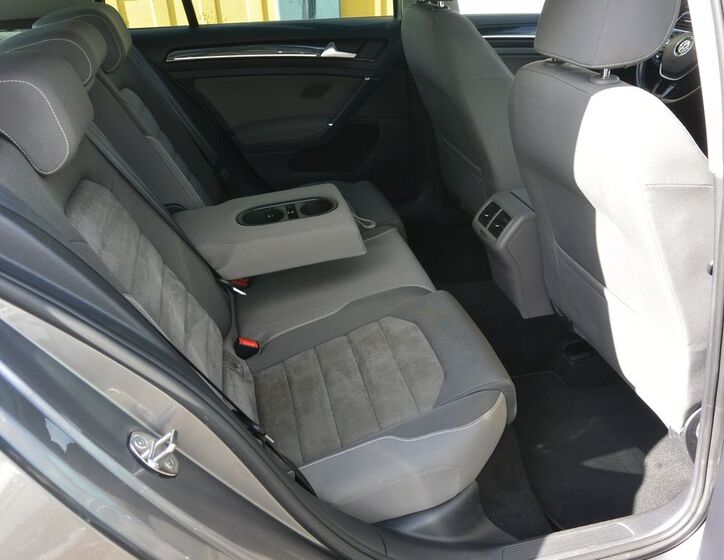 Volkswagen Golf 30