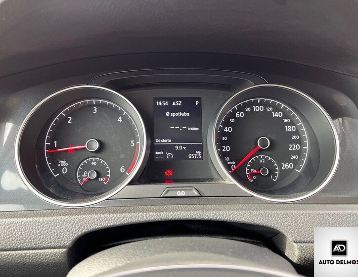 Volkswagen Golf 37