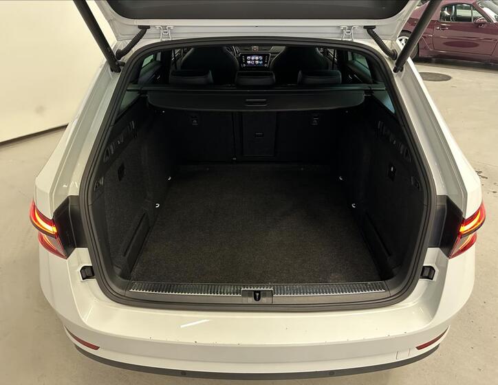 Škoda Superb 30