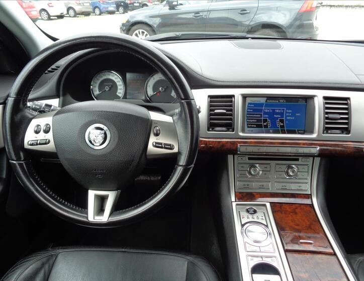 Jaguar XF 35