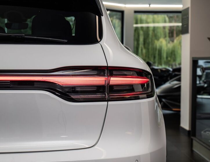 Porsche Macan 21