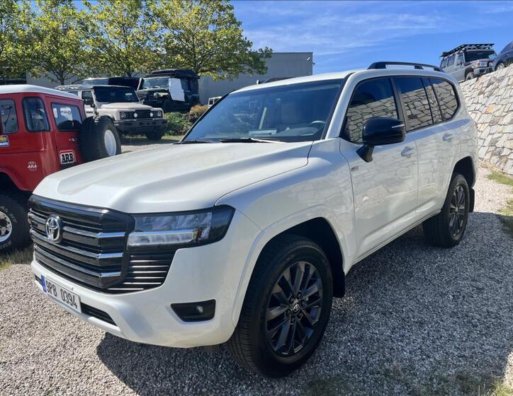Toyota Land Cruiser 4