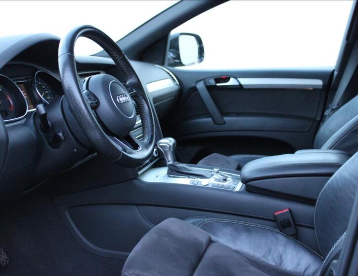Audi Q7 15