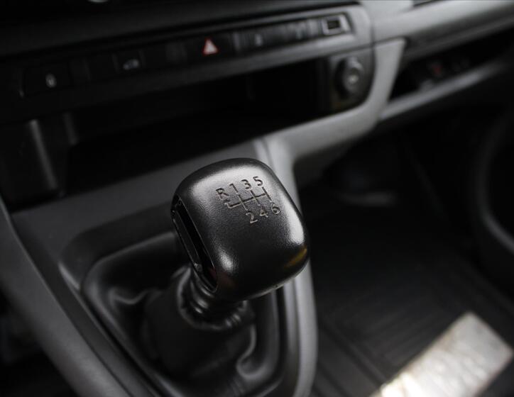 Toyota ProAce 16