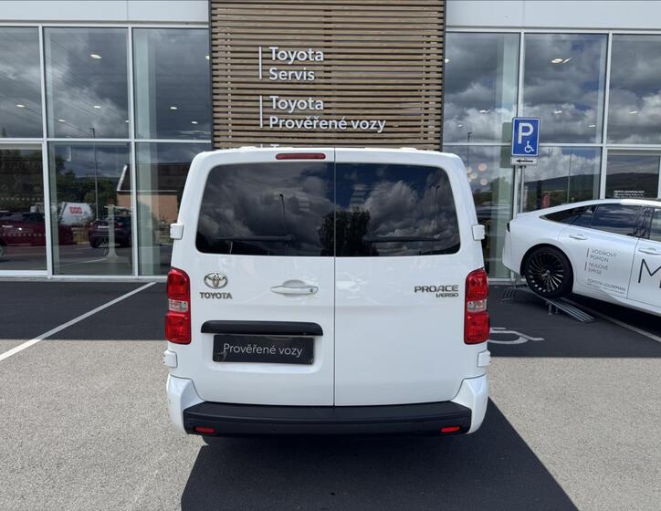 Toyota ProAce 17
