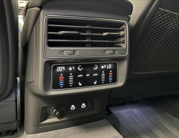 Audi Q8 23