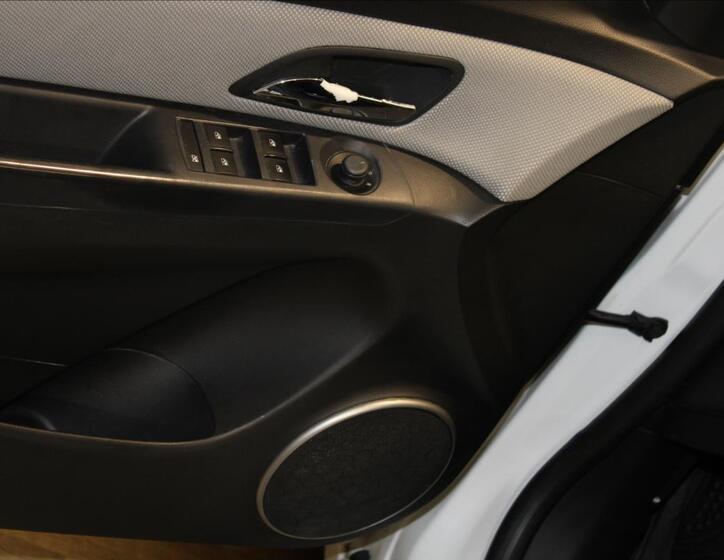 Chevrolet Cruze 12