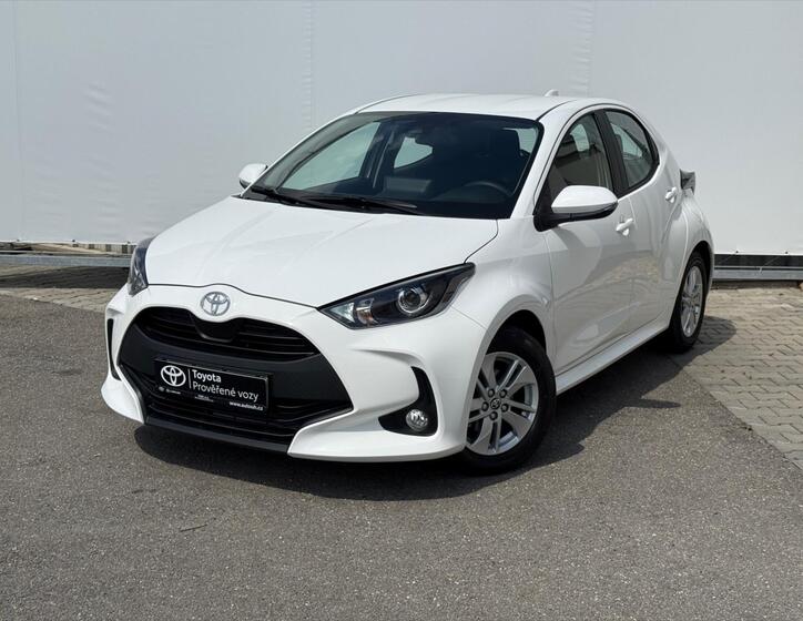 Toyota Yaris 1