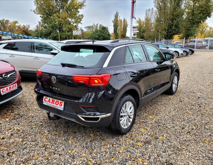 Volkswagen T-Roc 6