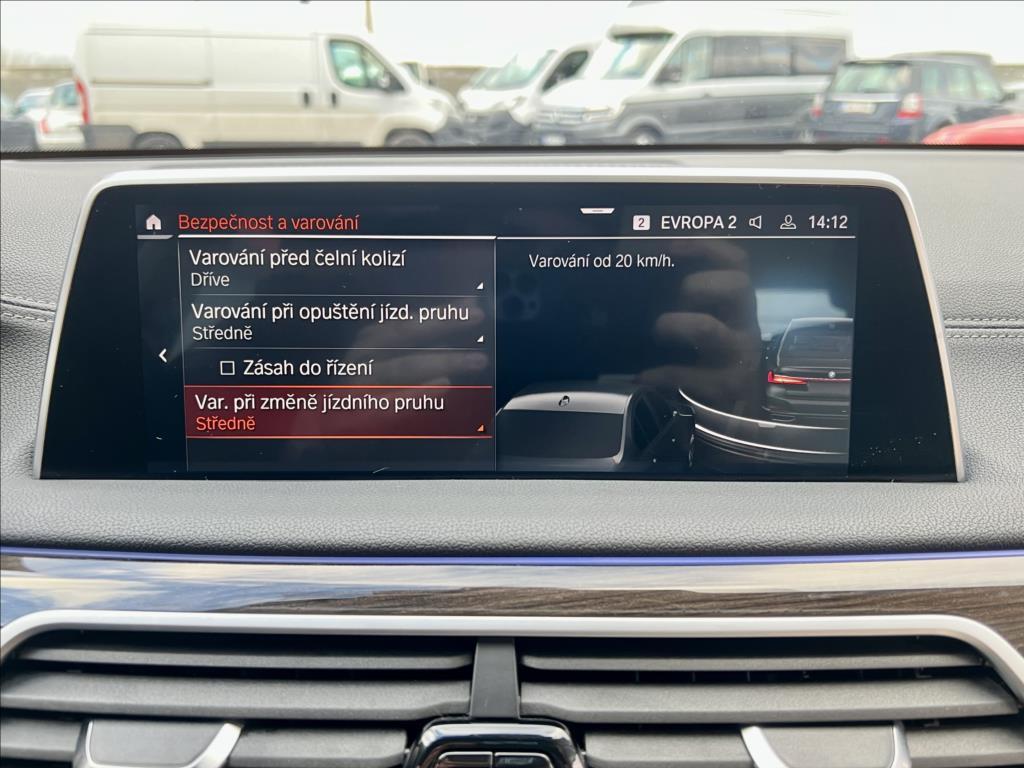 BMW Řada 7 33