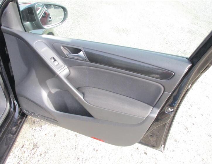 Volkswagen Golf 10