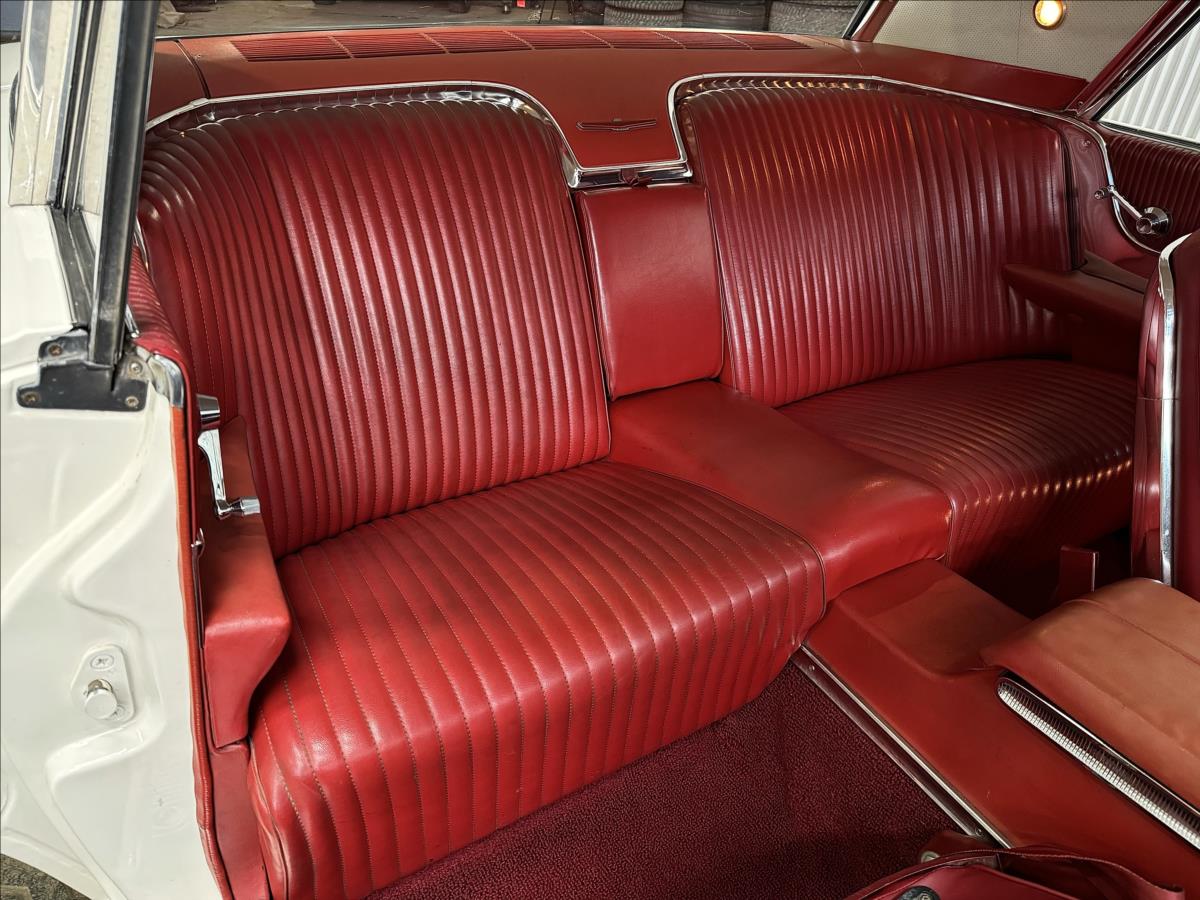 Ford Thunderbird