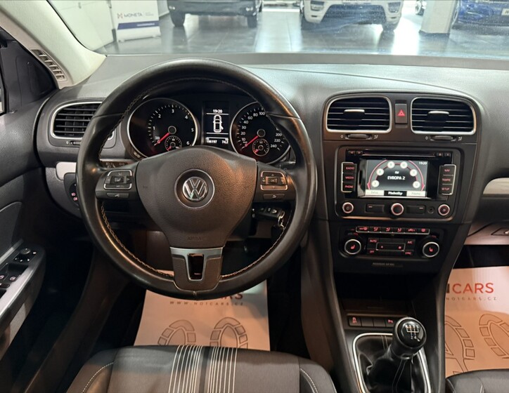 Volkswagen Golf 17