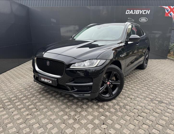 Jaguar F-Pace 1