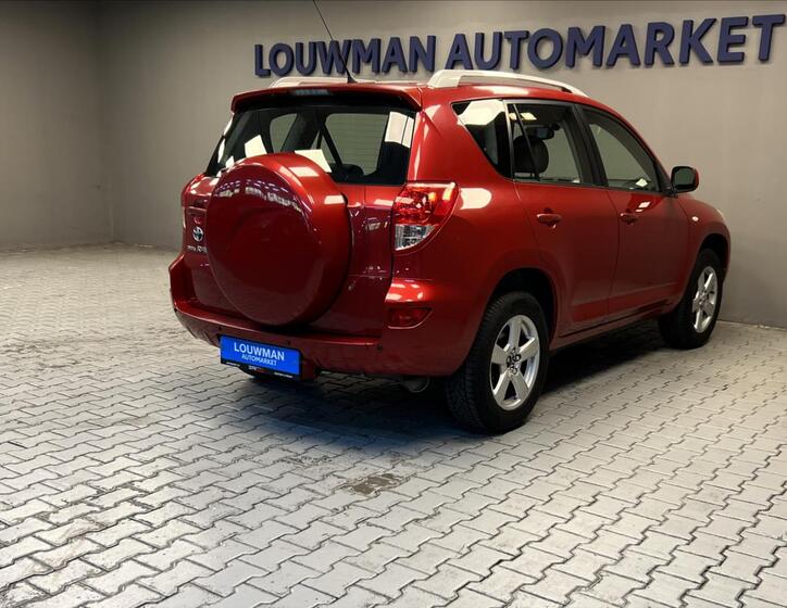 Toyota RAV4 2