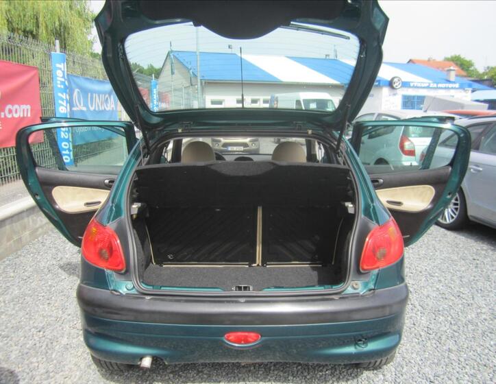 Peugeot 206 32
