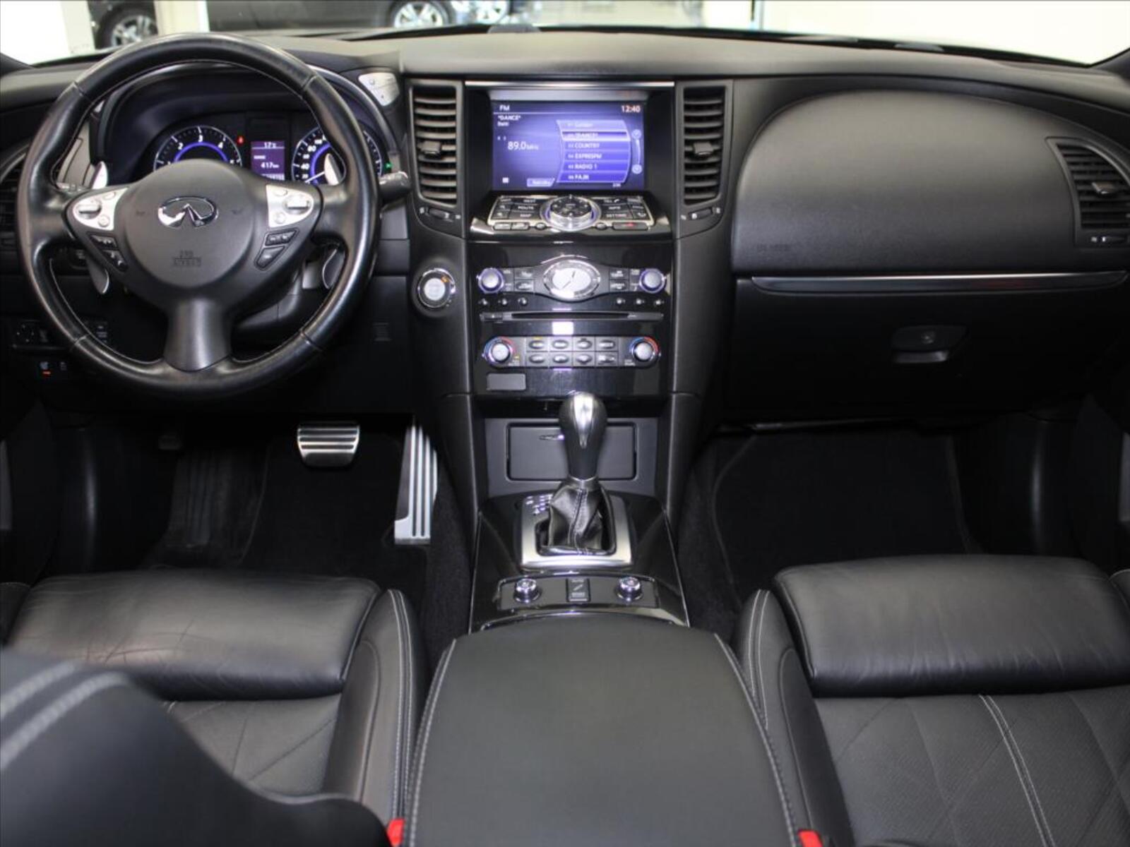 Infiniti FX30 8