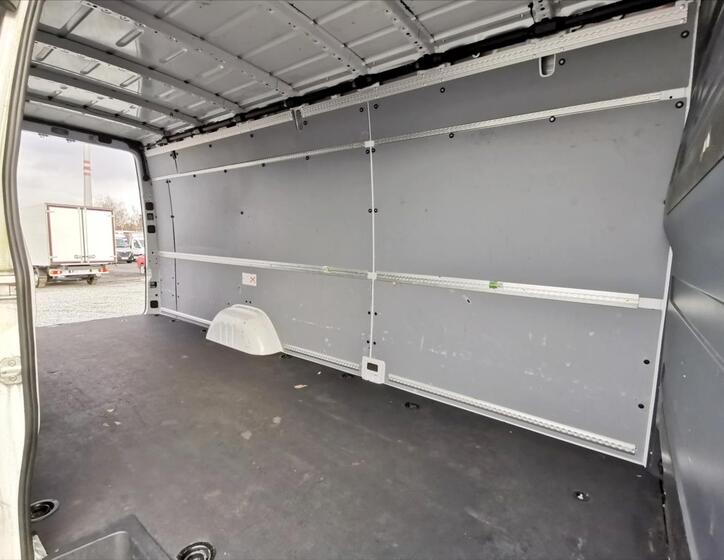 Mercedes-Benz Sprinter 17