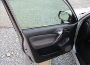 Toyota RAV4 12