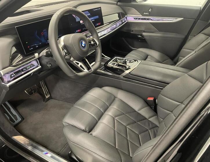 BMW i7 6
