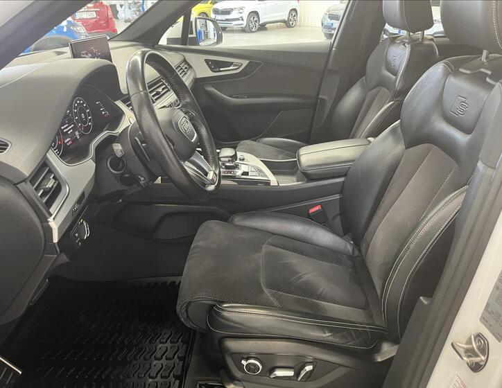 Audi Q7 20